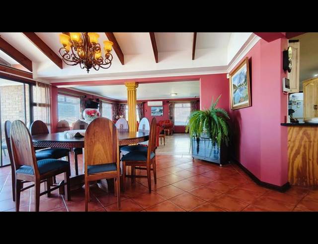 7 BEDROOM HOUSE FOR SALE IN BAY VIEW